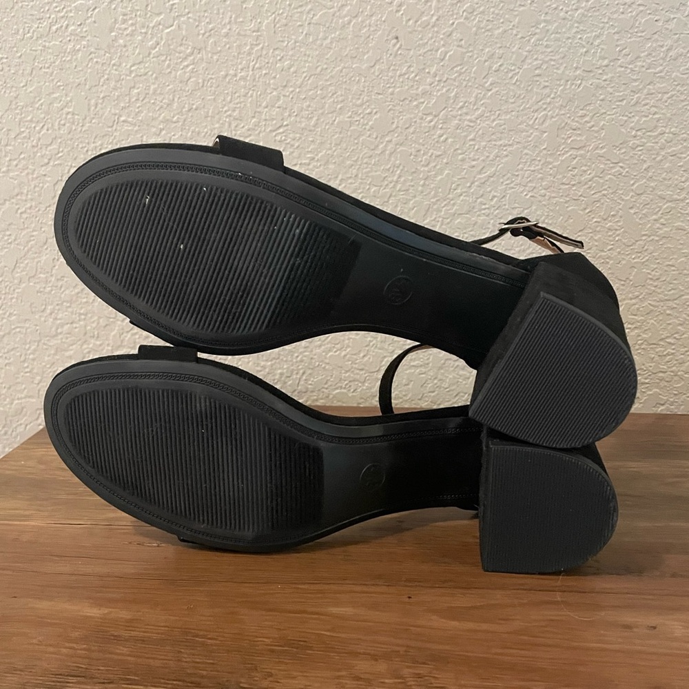 Black block heels - Picture 4 of 4